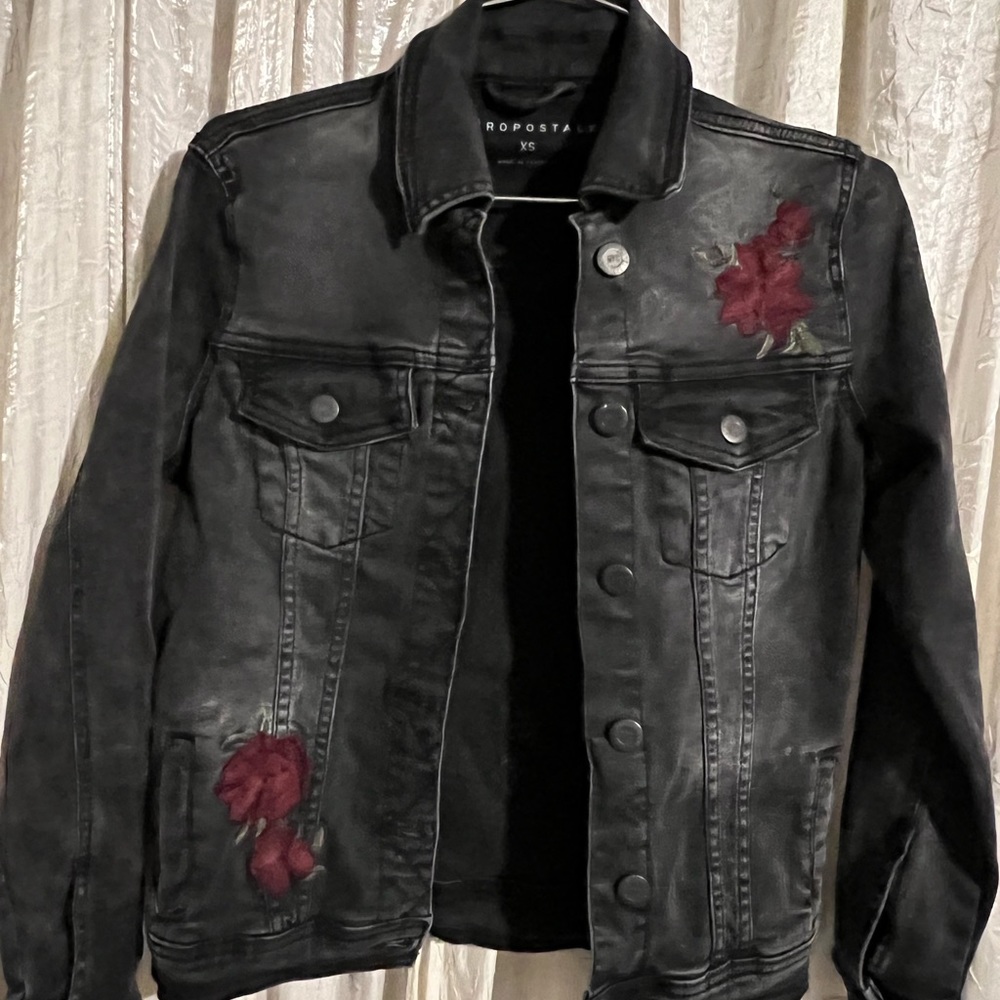 Aeropostale. Embroidered black jean jacket.